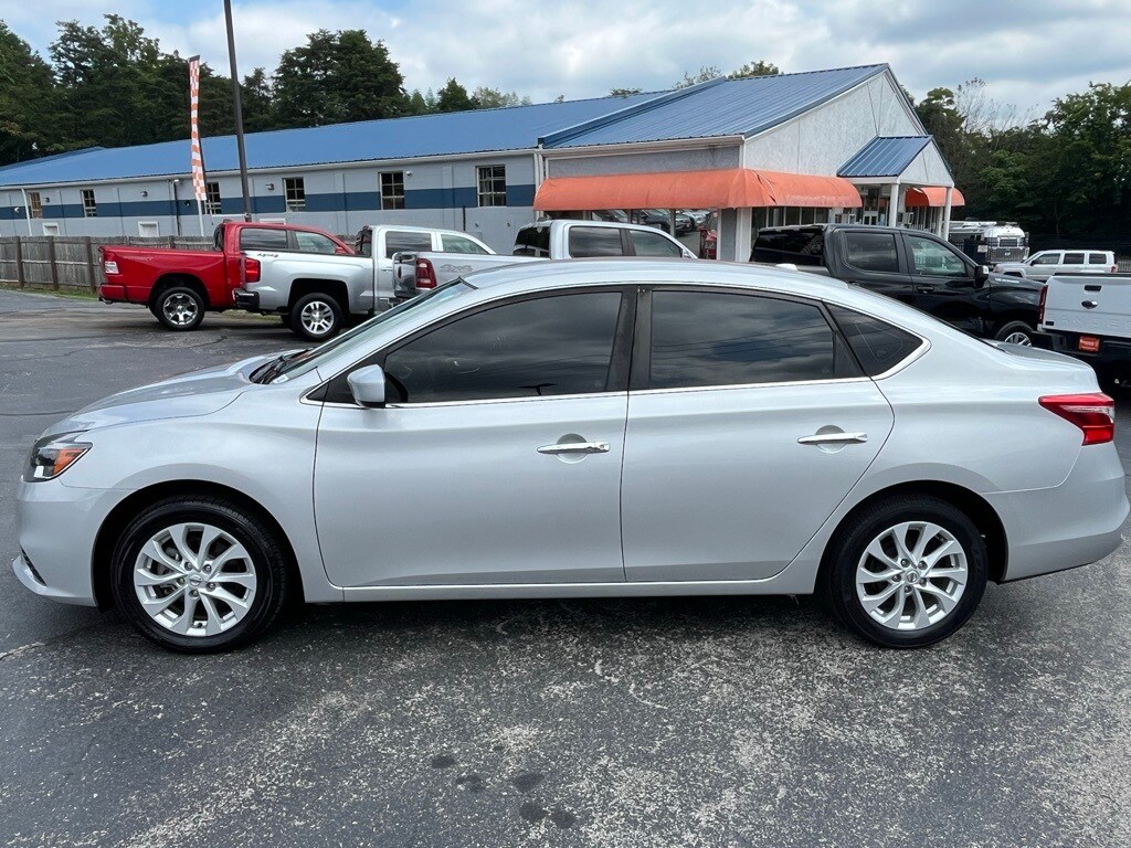2019 Nissan Sentra SV photo 4