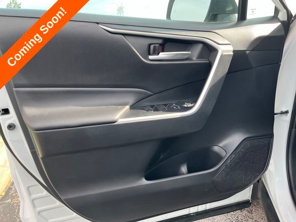 2023 Toyota RAV4 XLE - Photo 15