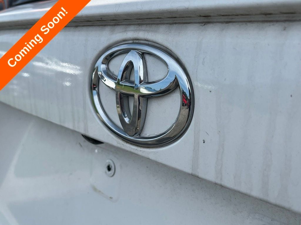 2023 Toyota RAV4 XLE - Photo 9