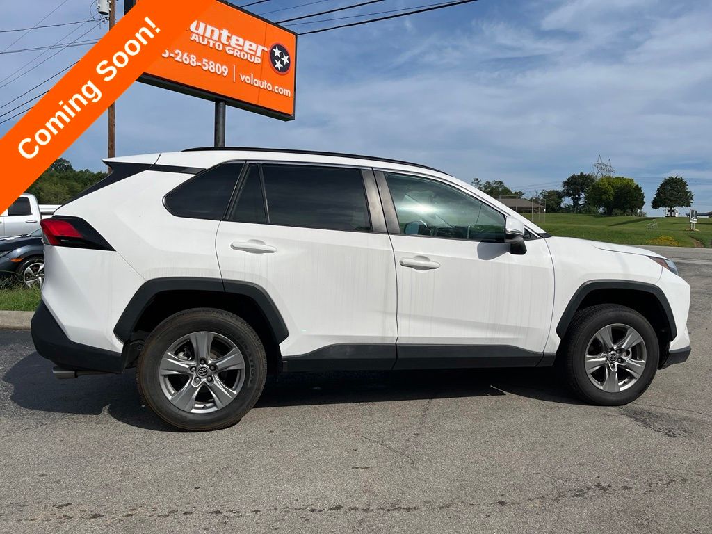 2023 Toyota RAV4 XLE - Photo 12