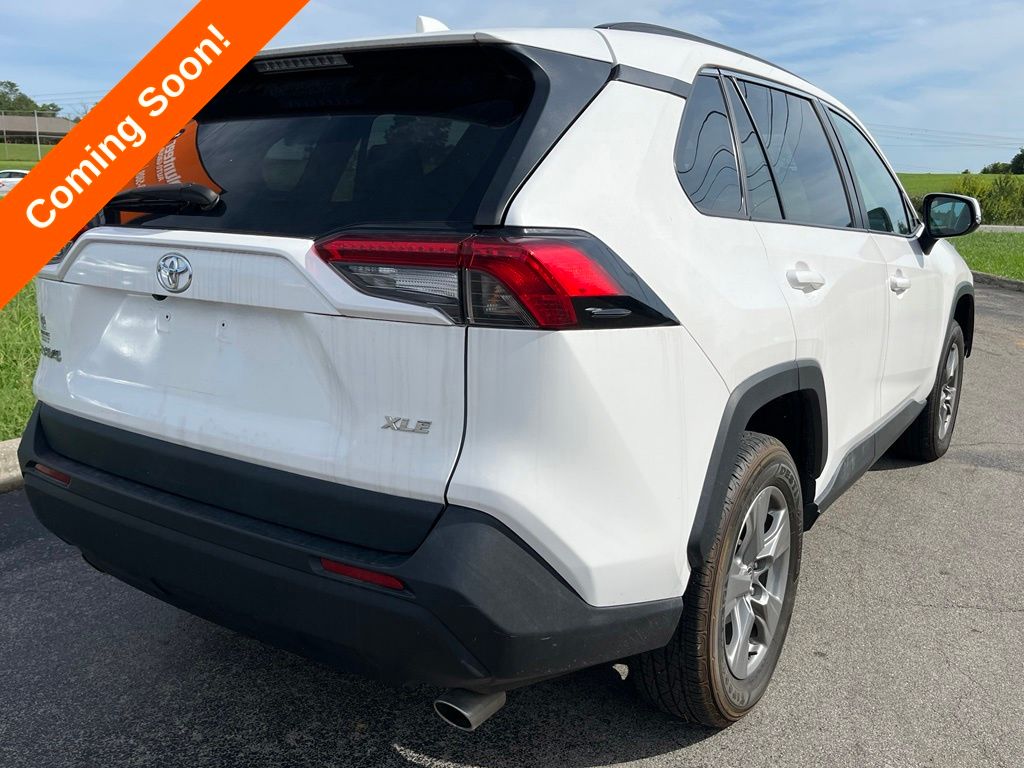 2023 Toyota RAV4 XLE - Photo 11