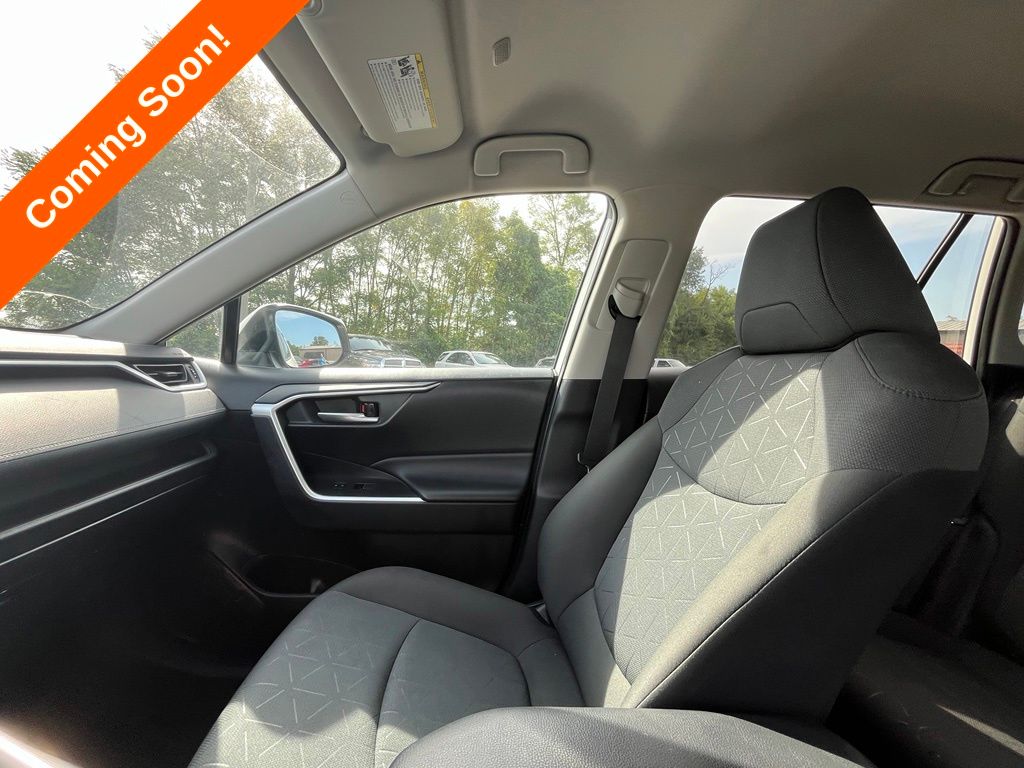 2023 Toyota RAV4 XLE - Photo 26