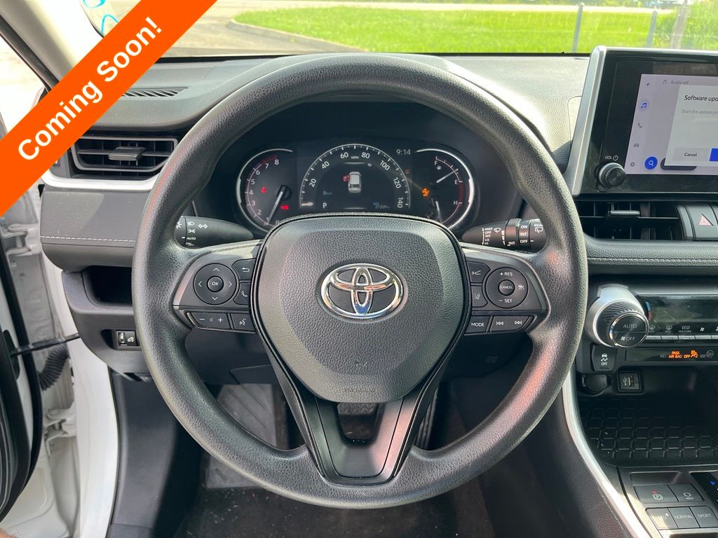 2023 Toyota RAV4 XLE - Photo 17
