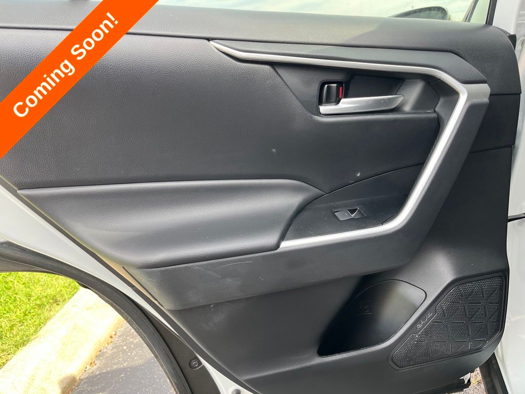 2023 Toyota RAV4 XLE - Photo 28