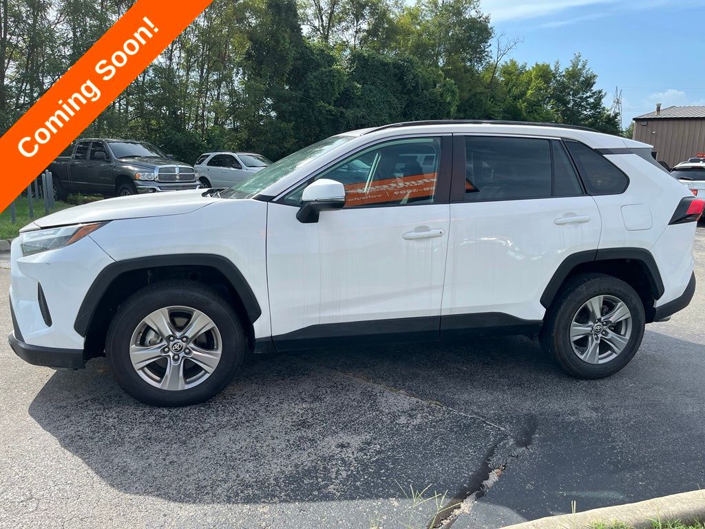 2023 Toyota RAV4 XLE - Photo 6