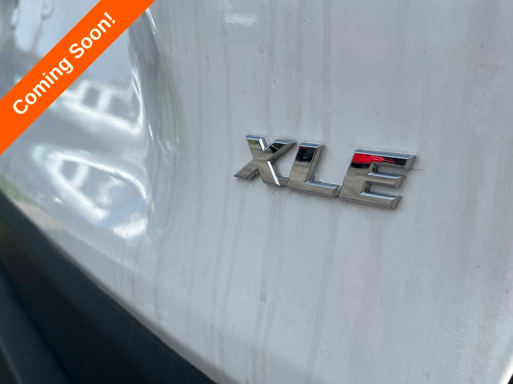 2023 Toyota RAV4 XLE - Photo 10