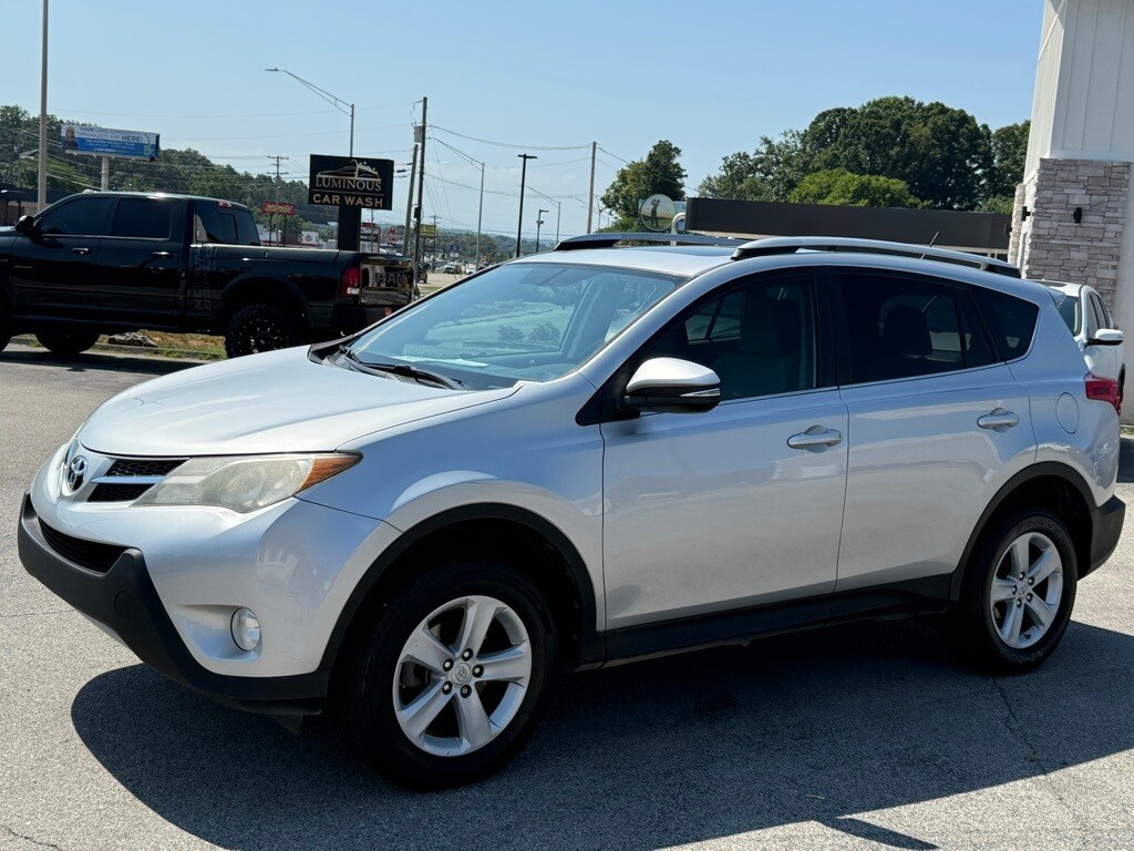 2013 Toyota RAV4 XLE photo 2