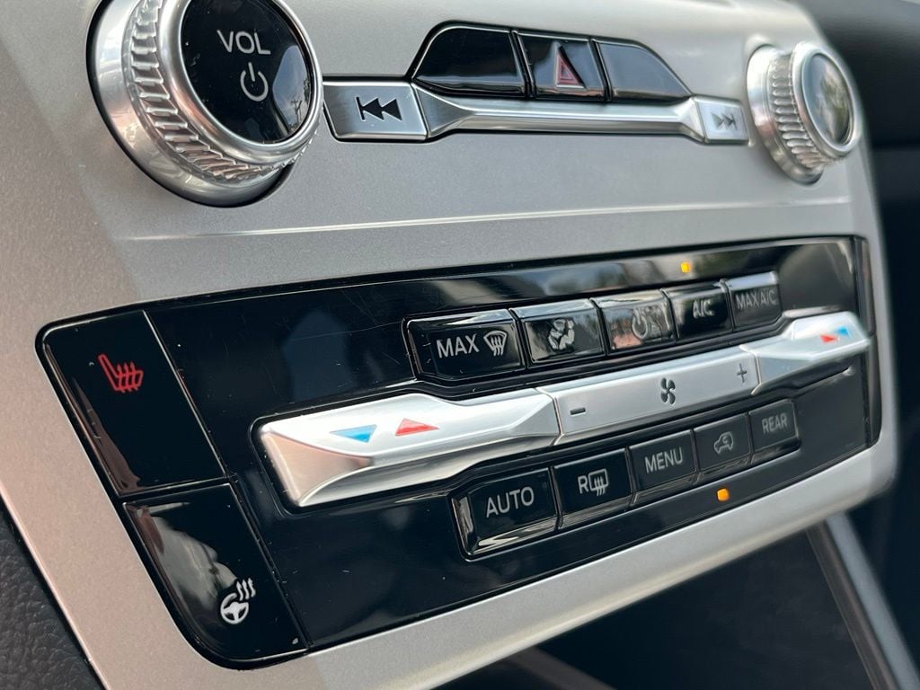 2022 Ford Explorer XLT - Photo 17