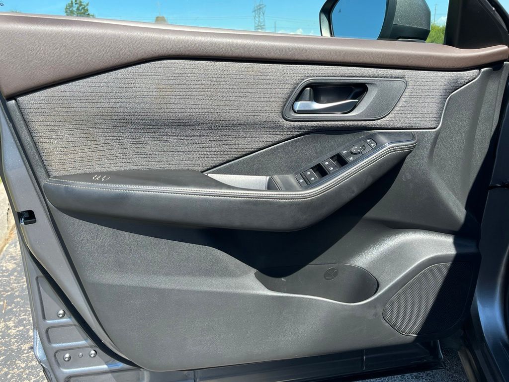 2022 Nissan Rogue SV - Photo 14