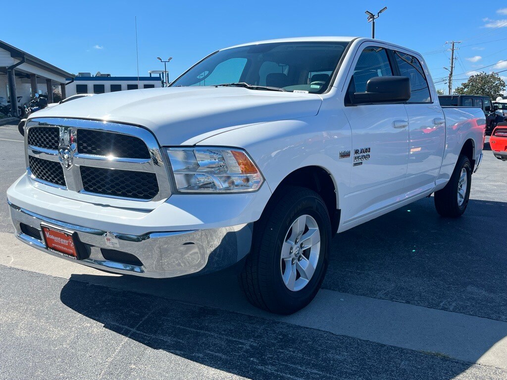 2020 Ram 1500 Classic SLT photo 3