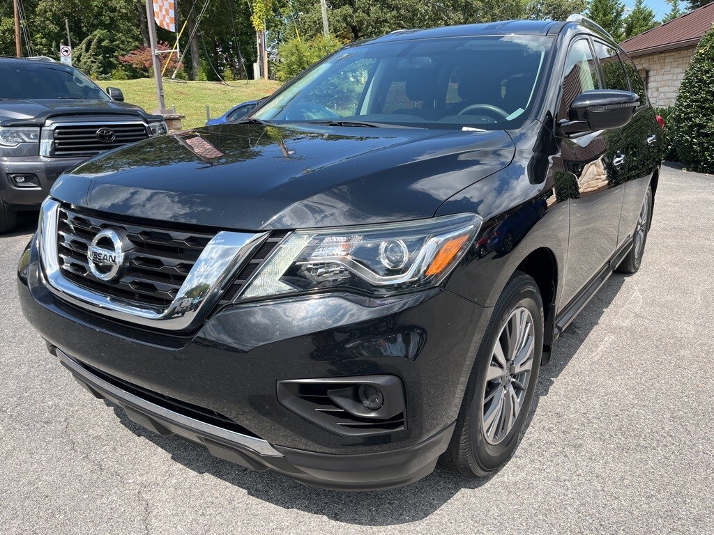 2020 Nissan Pathfinder S photo 3