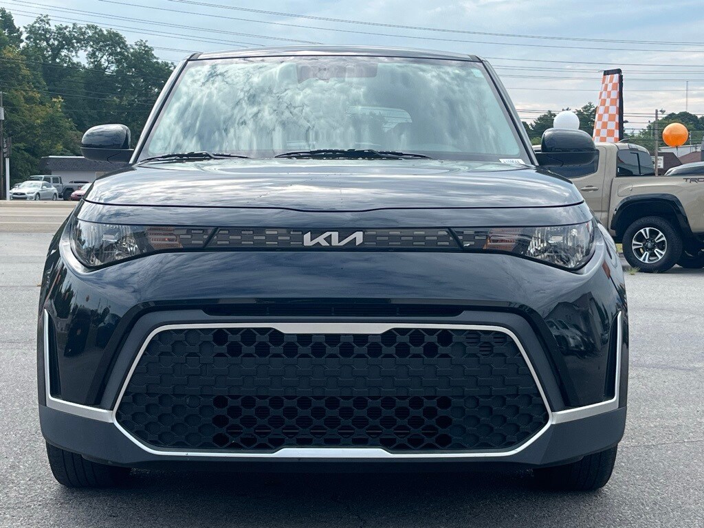 2024 Kia Soul LX photo 2