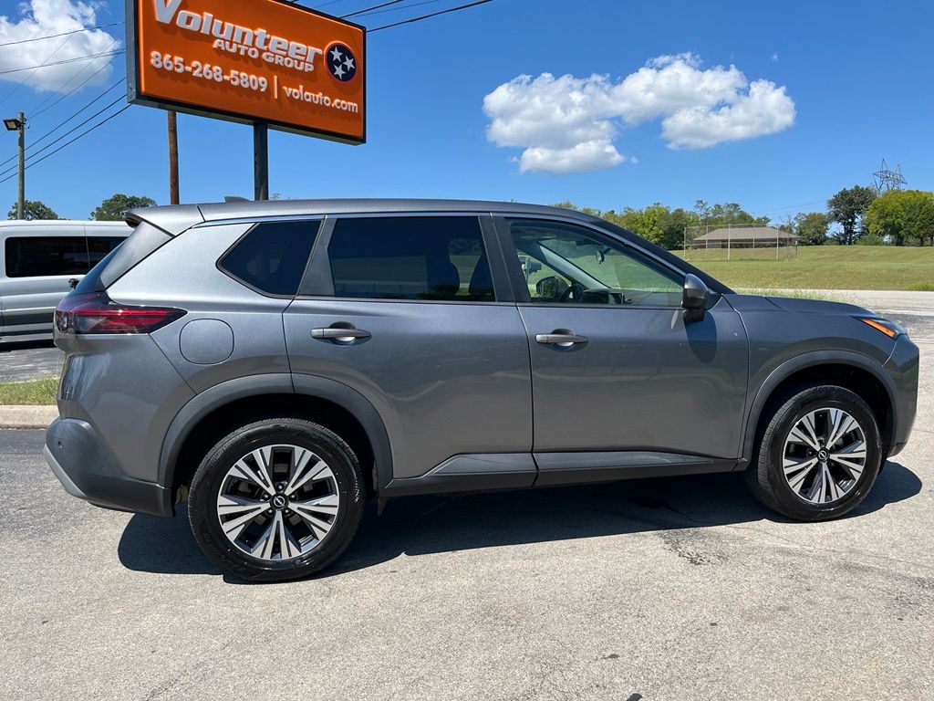 2022 Nissan Rogue SV - Photo 11