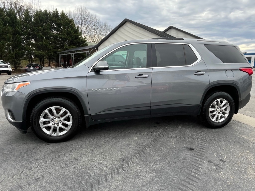 Used 2018 Chevrolet Traverse LT SUV