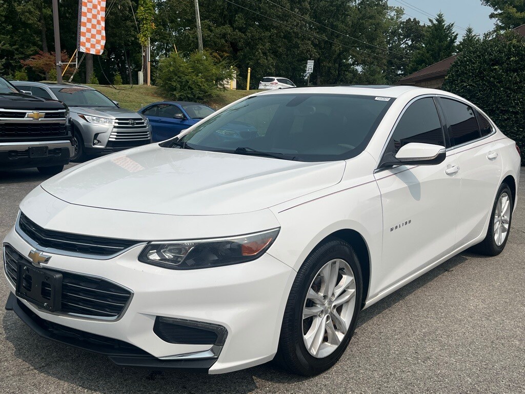 2018 Chevrolet Malibu 1LT photo 2