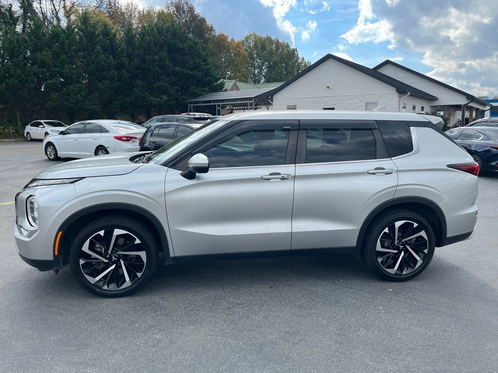 Used 2022 Mitsubishi Outlander SE SUV