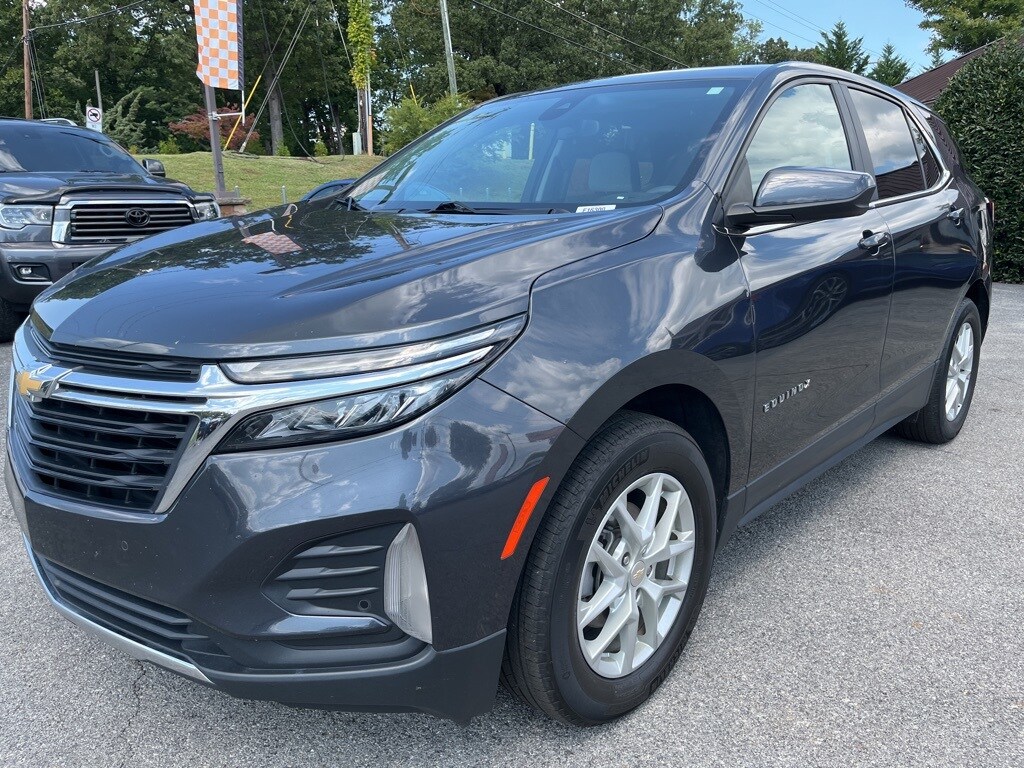2023 Chevrolet Equinox LT photo 3