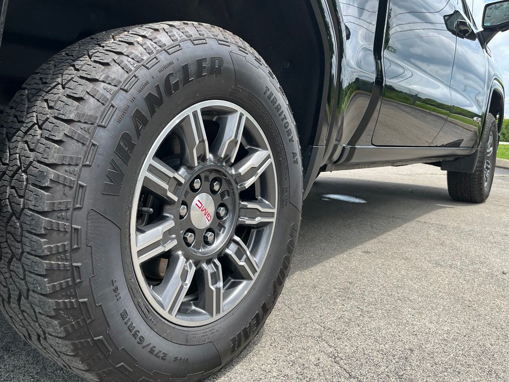 2024 GMC Sierra 1500 AT4 - Photo 11