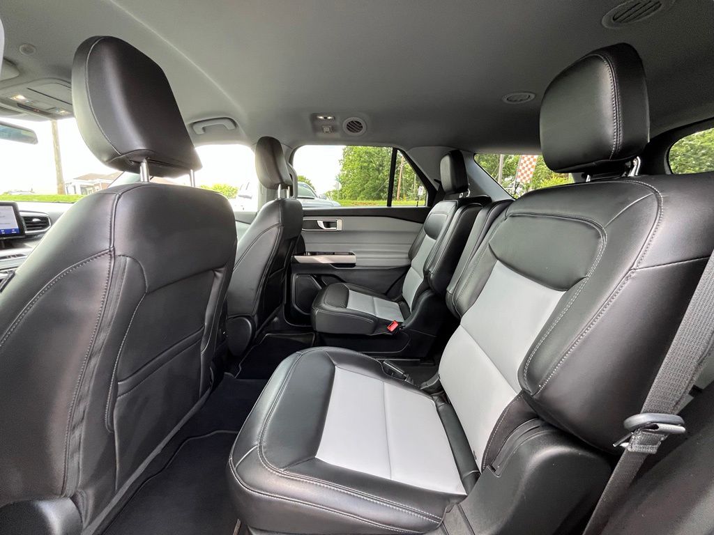 2022 Ford Explorer XLT - Photo 22