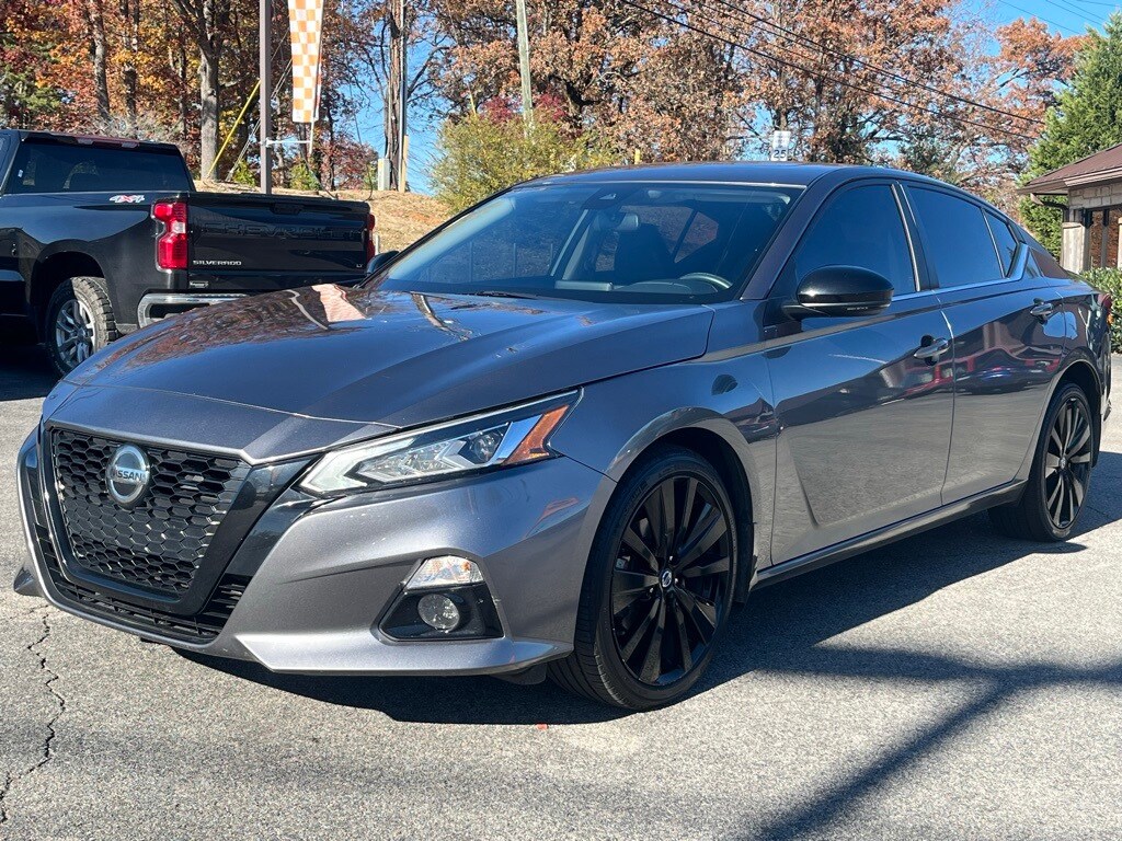 2022 Nissan Altima 2.5 SR photo 3