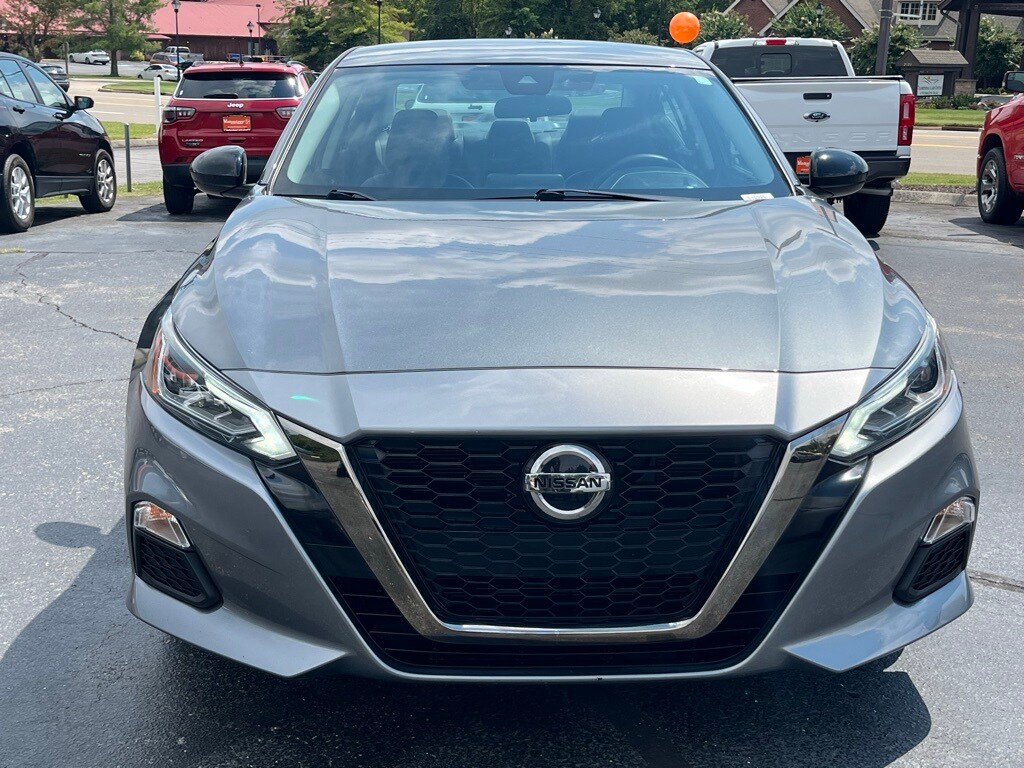 2020 Nissan Altima 2.5 SR photo 2