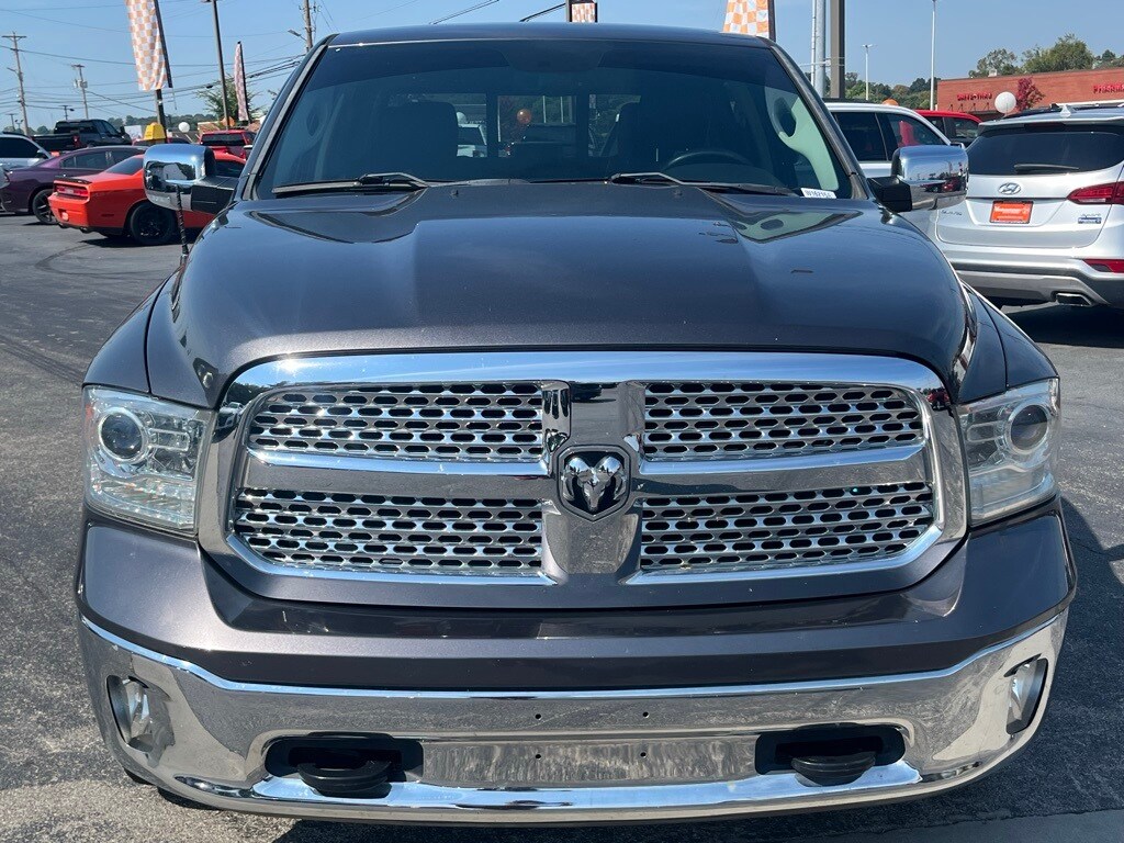 2016 Ram 1500 Laramie photo 2