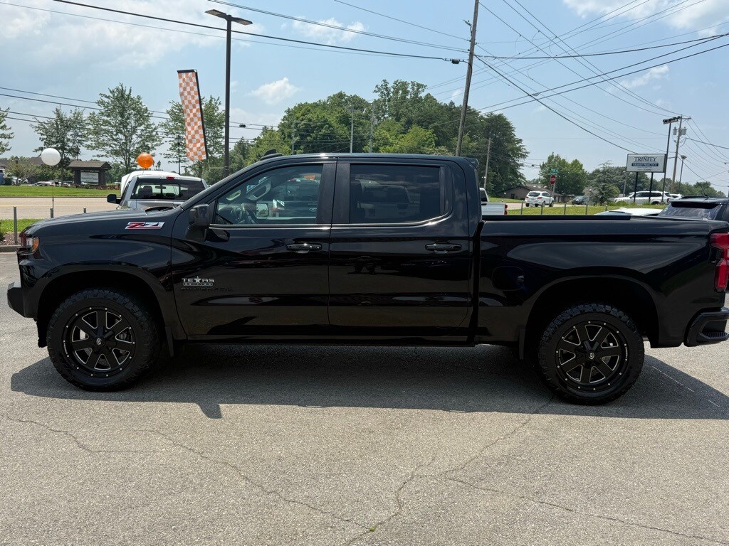 2020 Chevrolet Silverado 1500 RST photo 2