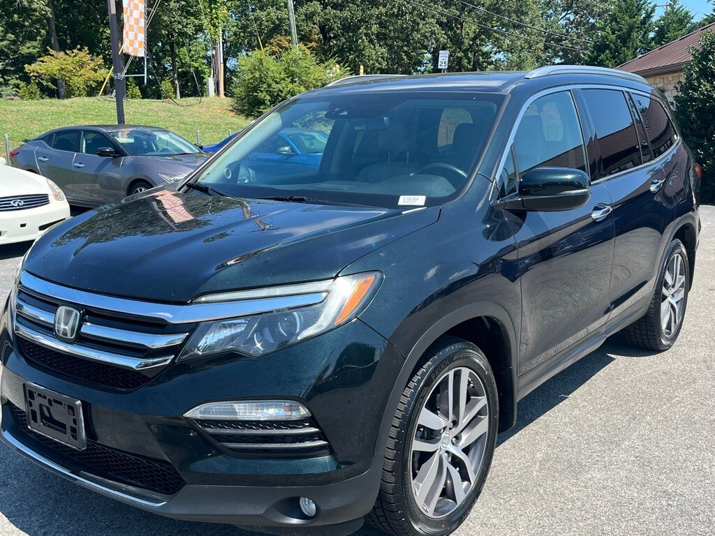 2017 Honda Pilot Elite photo 3