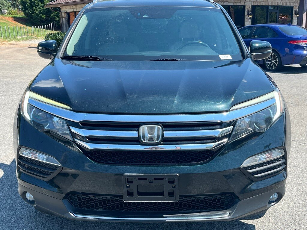 2017 Honda Pilot Elite photo 2