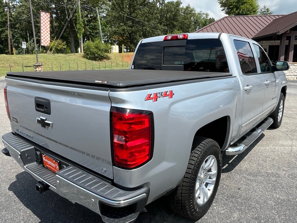 2018 Chevrolet Silverado 1500 LT photo 3