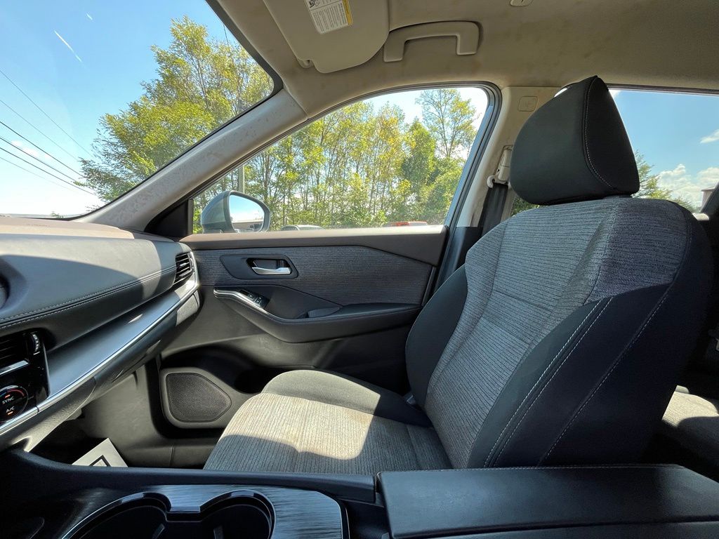 2022 Nissan Rogue SV - Photo 23