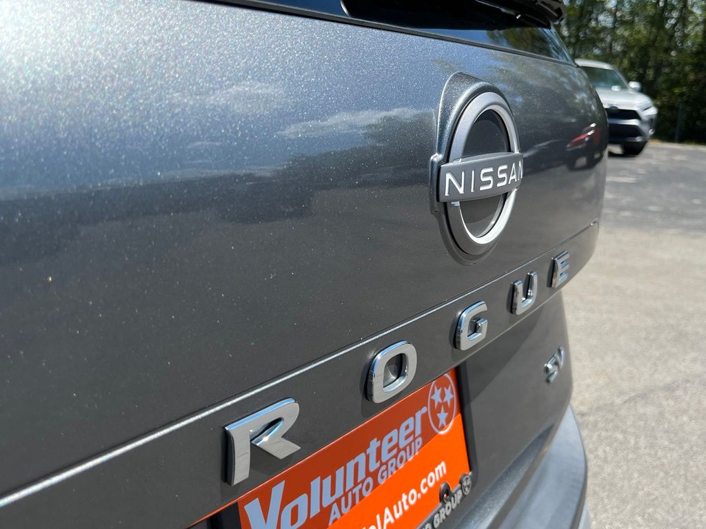 2022 Nissan Rogue SV - Photo 8