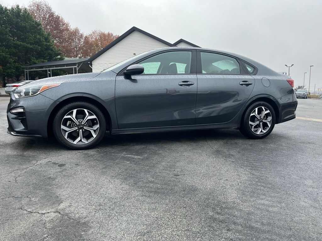 2019 Kia Forte LXS photo 3