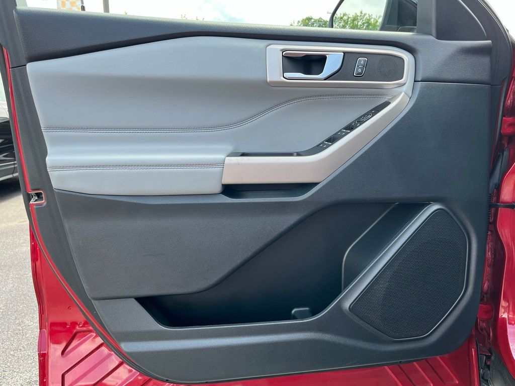 2022 Ford Explorer XLT - Photo 12