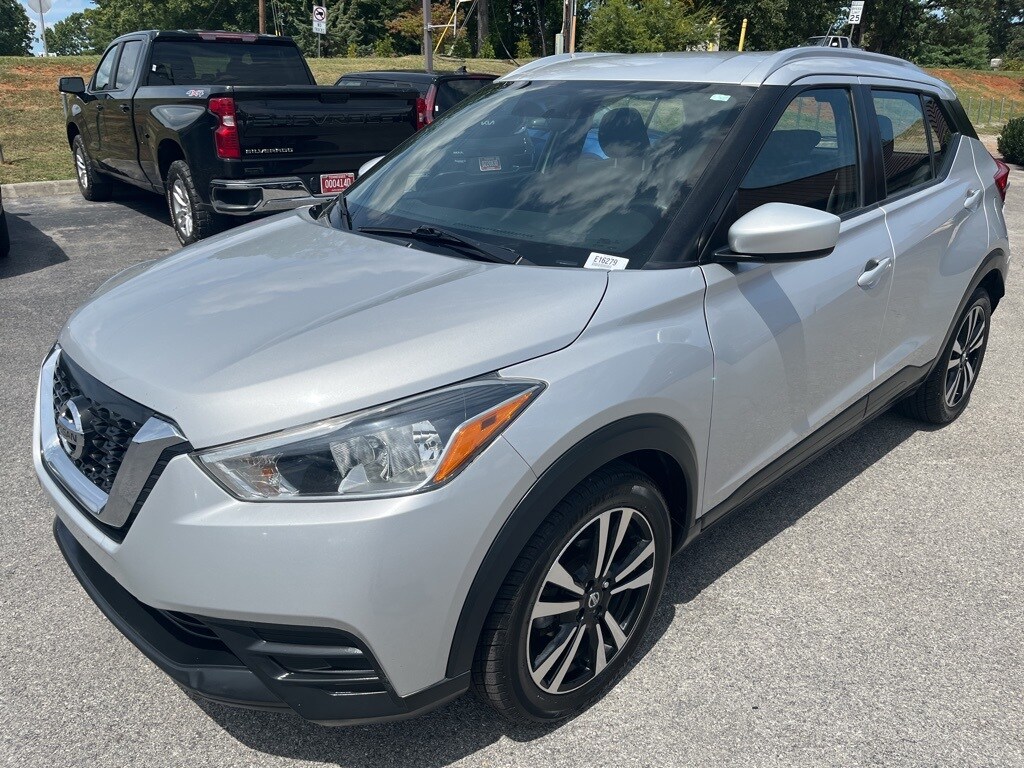 2019 Nissan Kicks SV photo 3