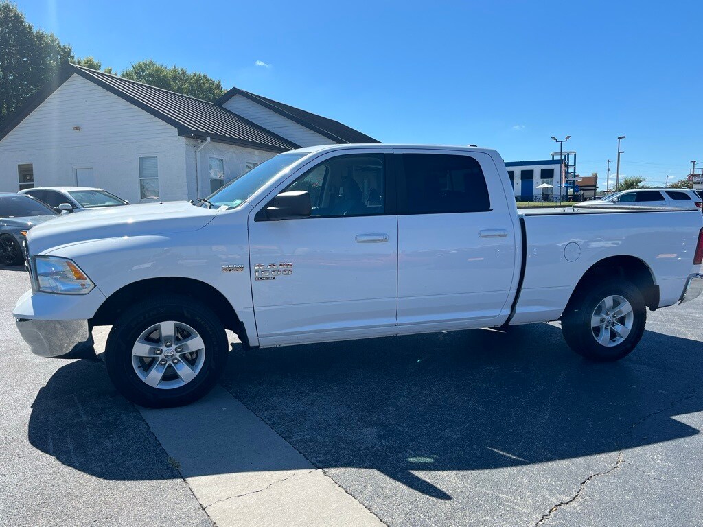 2020 Ram 1500 Classic SLT photo 4