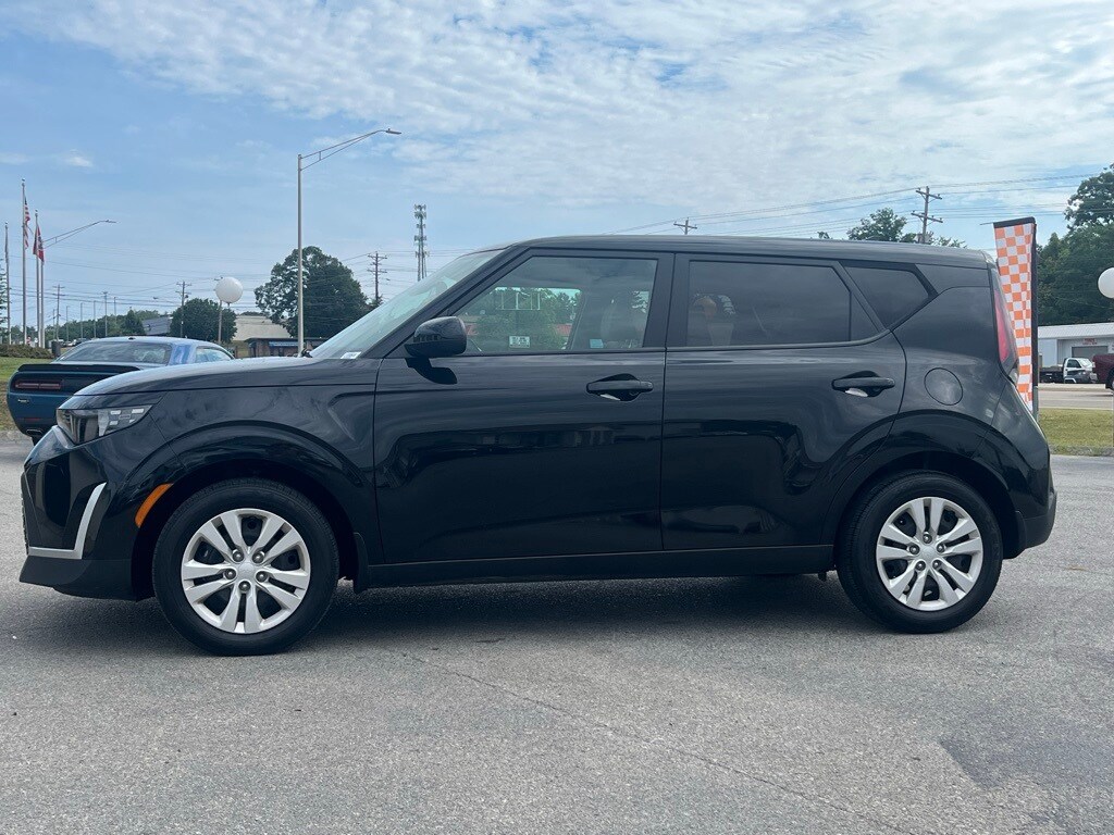 2024 Kia Soul LX photo 4