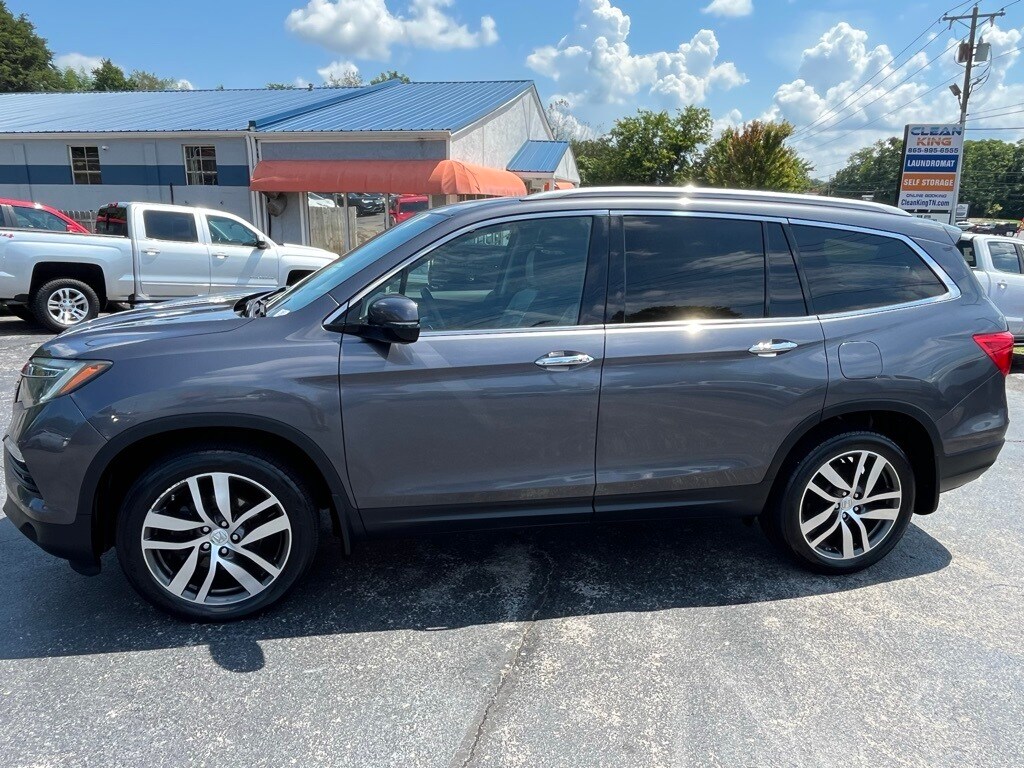 2017 Honda Pilot Touring photo 4