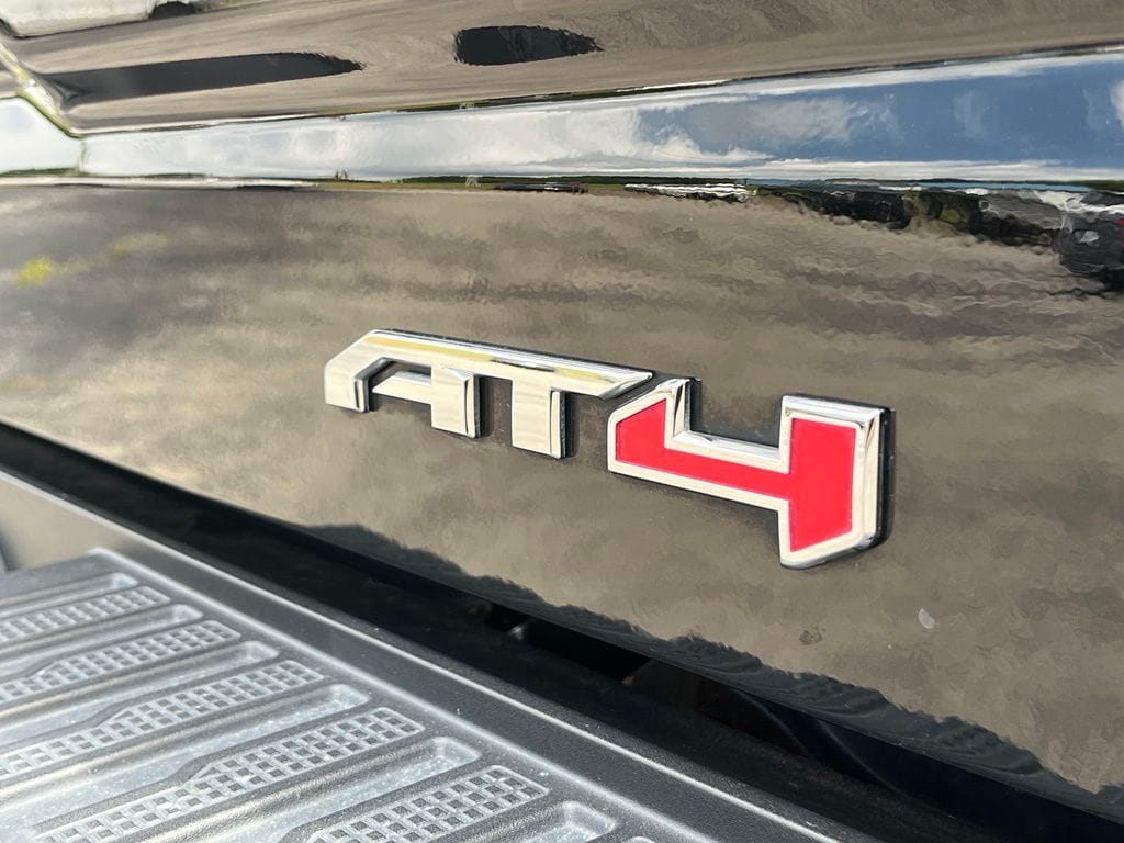 2024 GMC Sierra 1500 AT4 - Photo 8