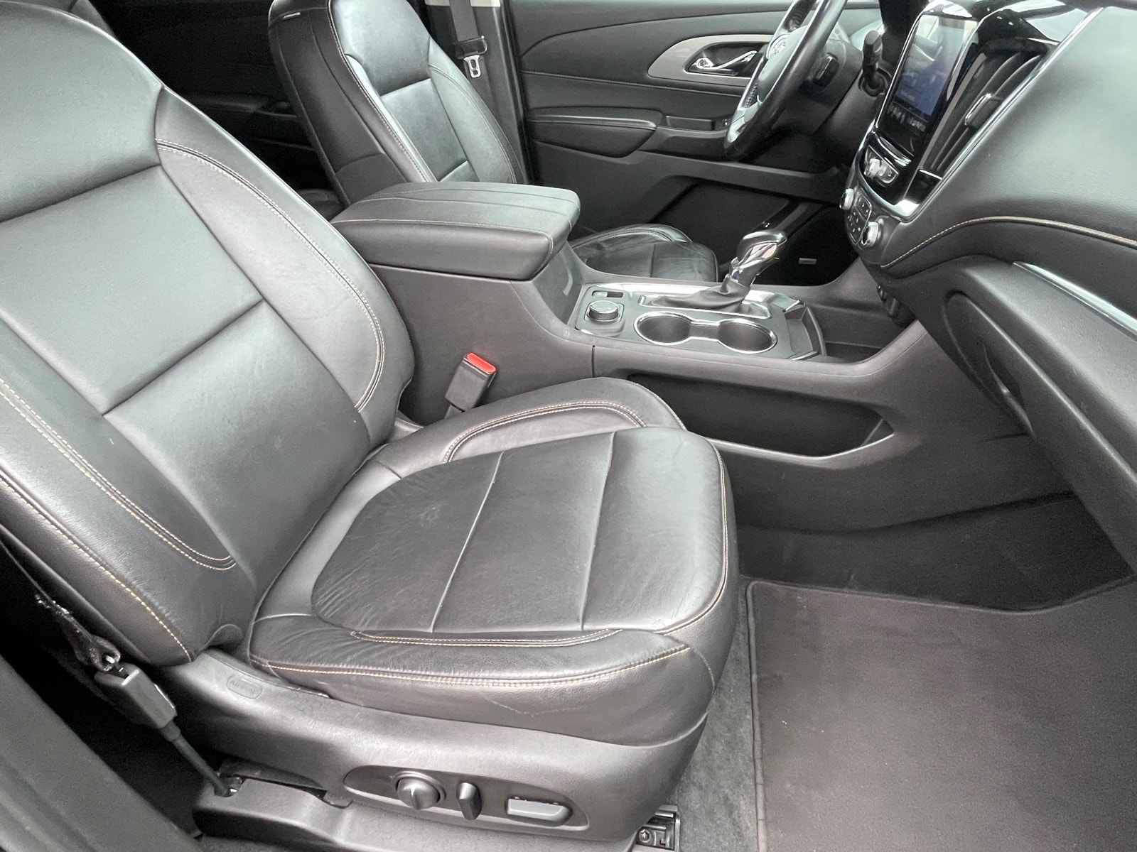 2021 Chevrolet Traverse 3LT - Photo 10
