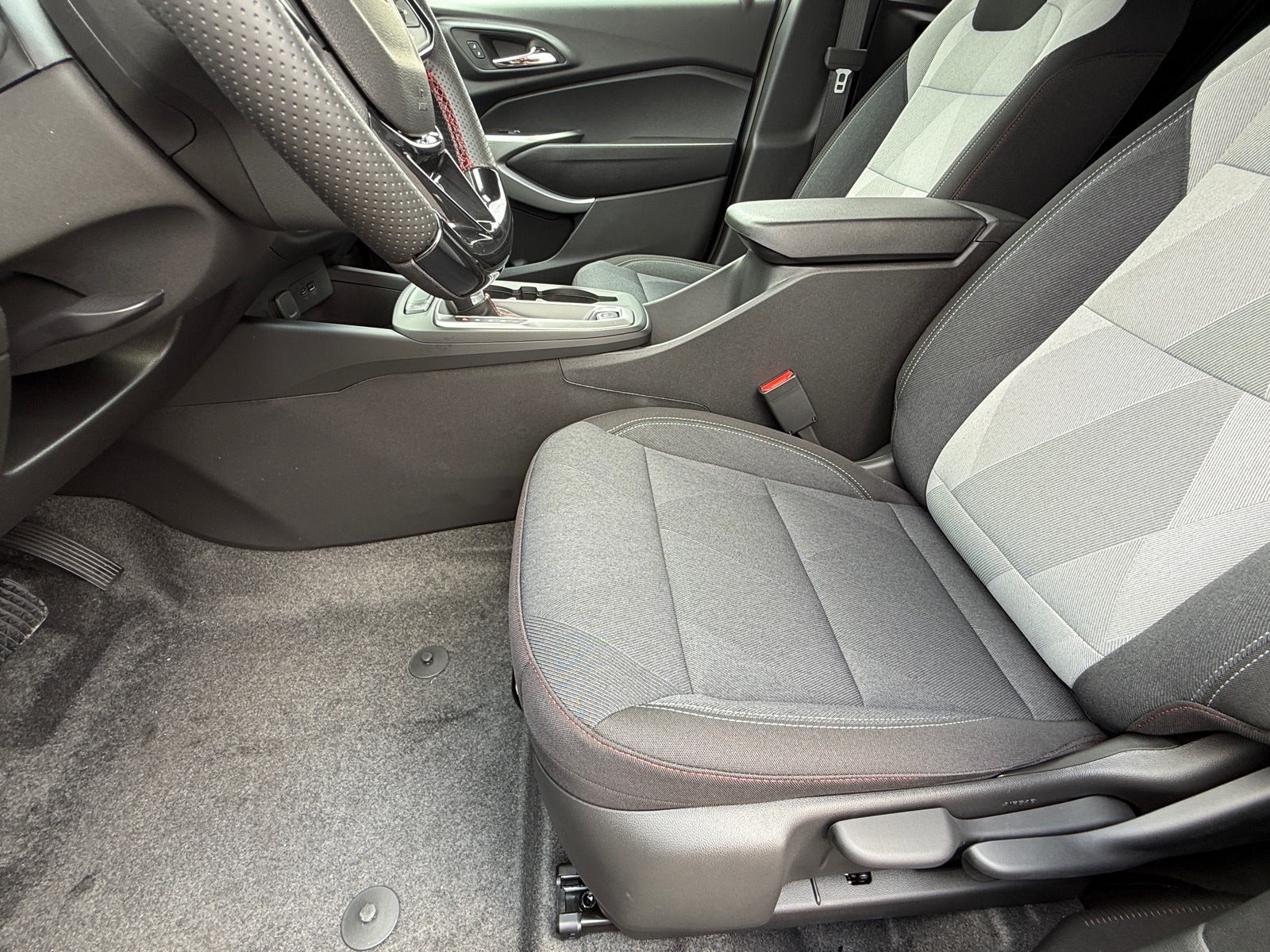 2026 Chevrolet Trax RS - Photo 13