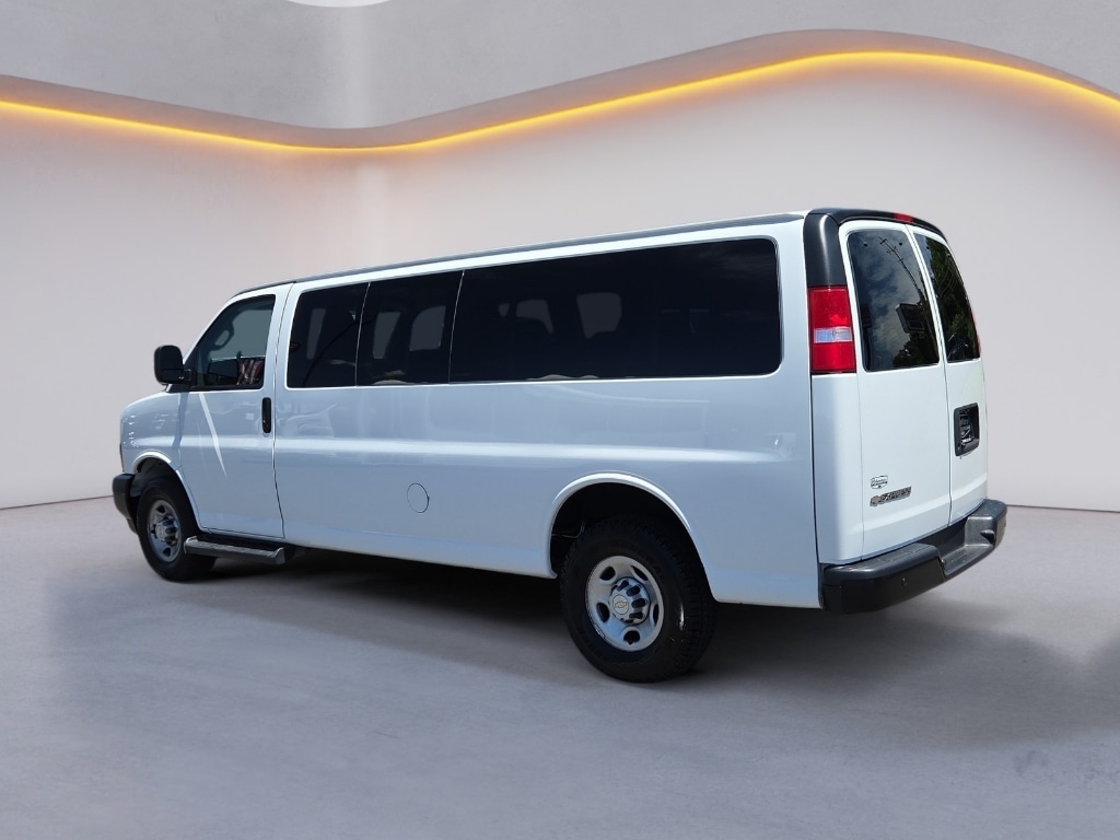 2022 Chevrolet Express Passenger LS - Photo 7