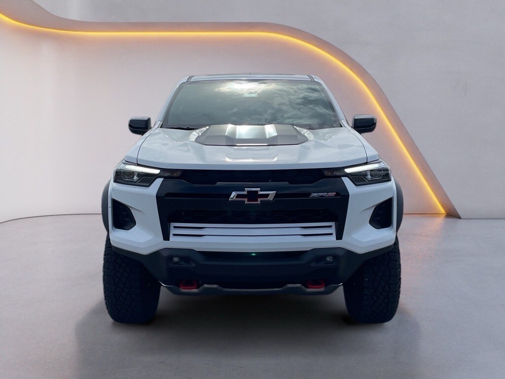 2026 Chevrolet Colorado ZR2 photo 2