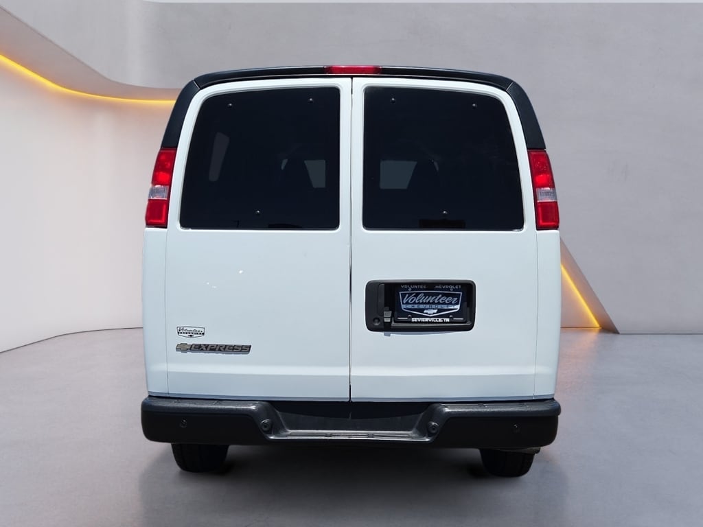 2022 Chevrolet Express Passenger LS - Photo 6