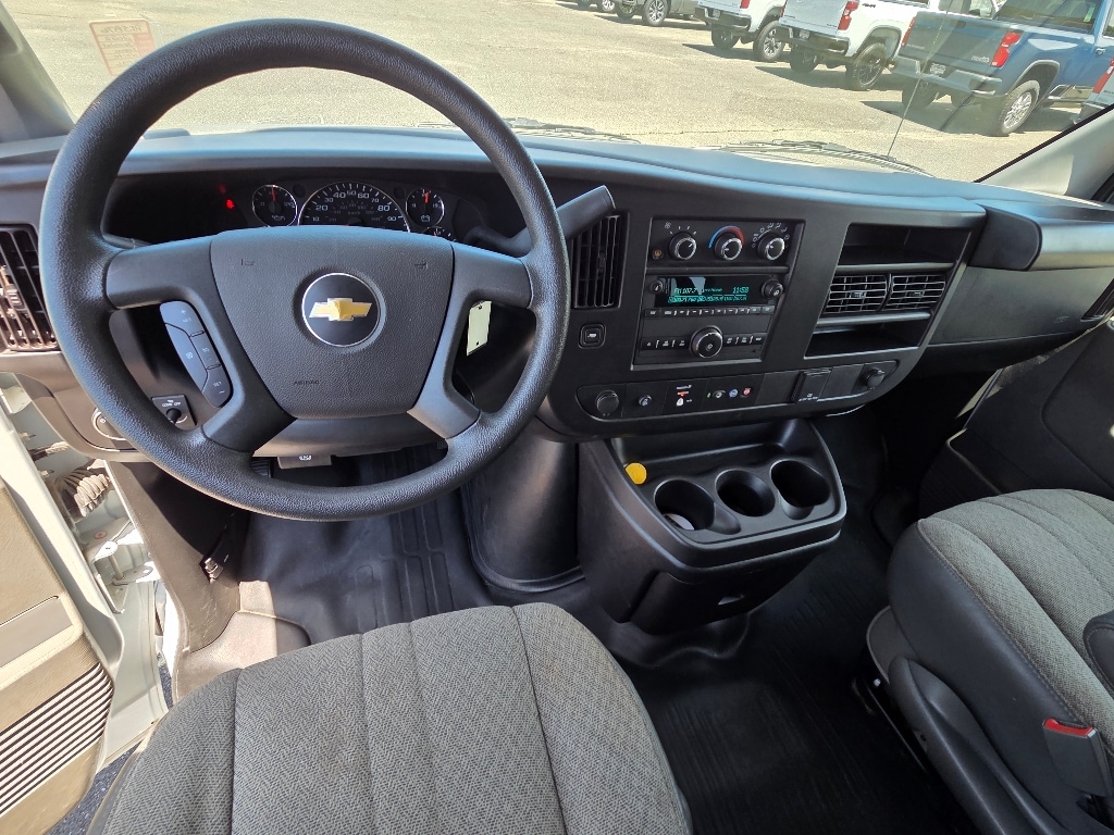2022 Chevrolet Express Passenger LS - Photo 12