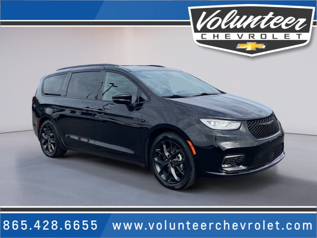 Used 2024 Chrysler Pacifica Limited