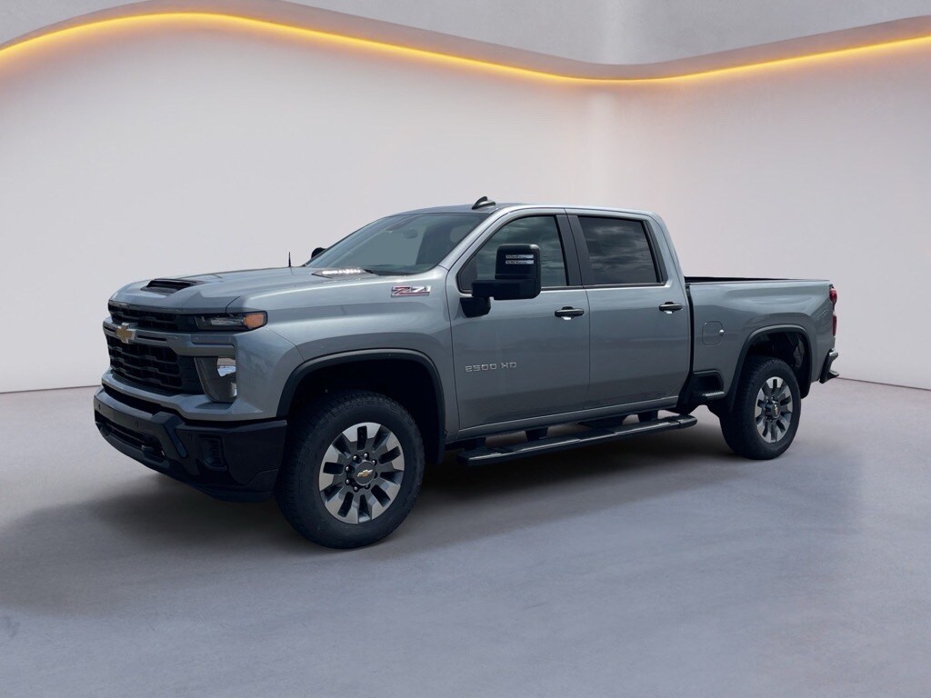 2026 Chevrolet Silverado 2500HD Custom photo 3