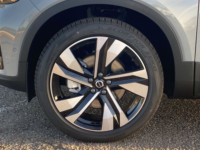 2026 Volvo XC40 Ultra - Photo 11
