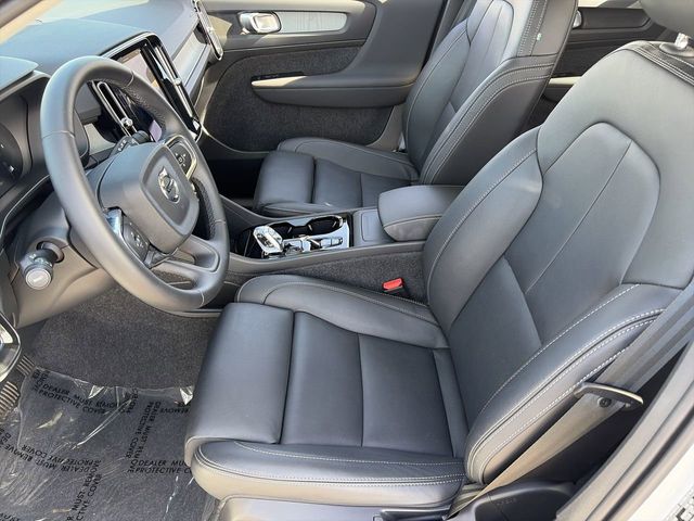 2025 Volvo XC40 Plus - Photo 20