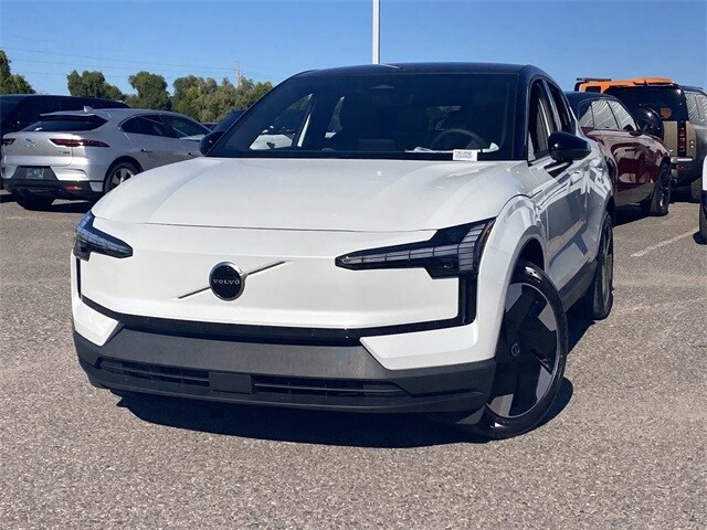 2026 Volvo EX30 Plus photo 3